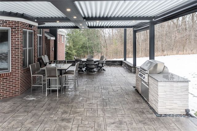 355 Wakefield Run Boulevard, Hinckley, OH 44233