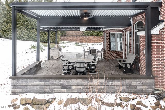 355 Wakefield Run Boulevard, Hinckley, OH 44233