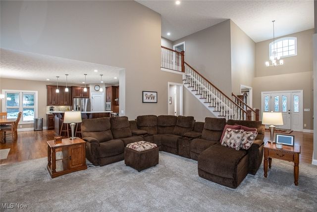 355 Wakefield Run Boulevard, Hinckley, OH 44233