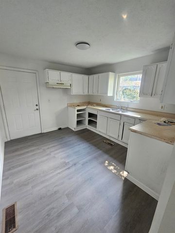 325 Olive Street, Huntington, WV 25705