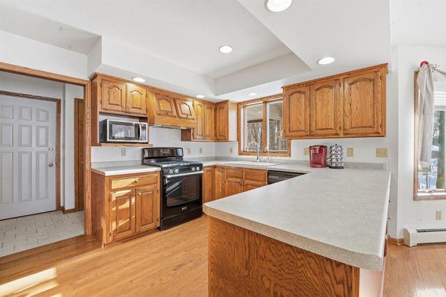 N5153 WOODHAVEN COURT, Shiocton, WI 54170