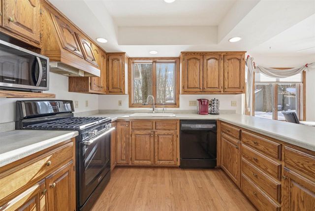 N5153 WOODHAVEN COURT, Shiocton, WI 54170