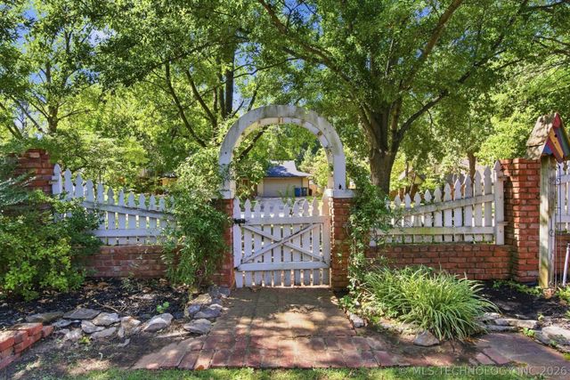 8323 S Indianapolis Avenue, Tulsa, OK 74137