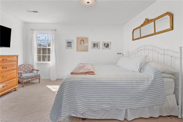 126 Chrisfield Circle, Winston-salem, NC 27104