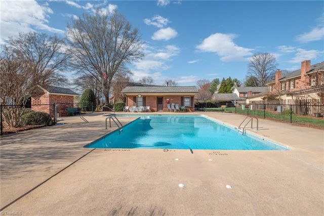 126 Chrisfield Circle, Winston-salem, NC 27104