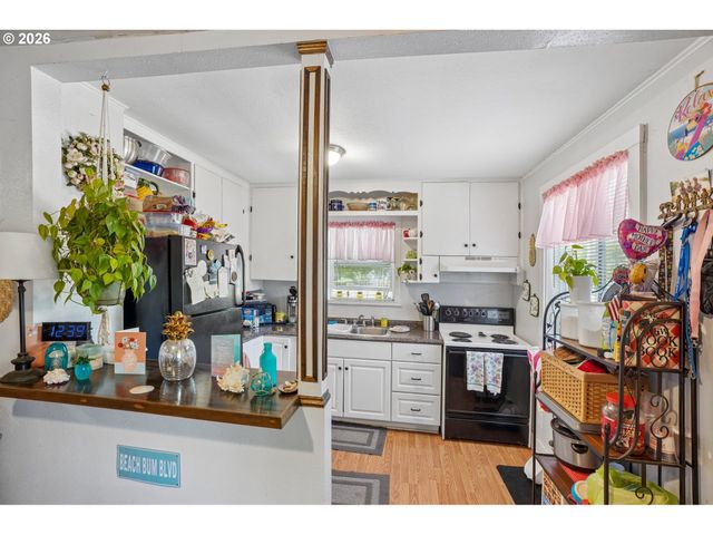 1378 6TH St, Salem, OR 97304