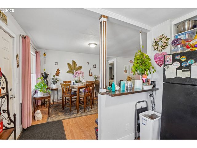 1378 6TH St, Salem, OR 97304