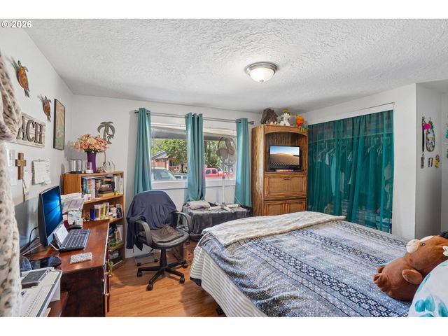 1378 6TH St, Salem, OR 97304