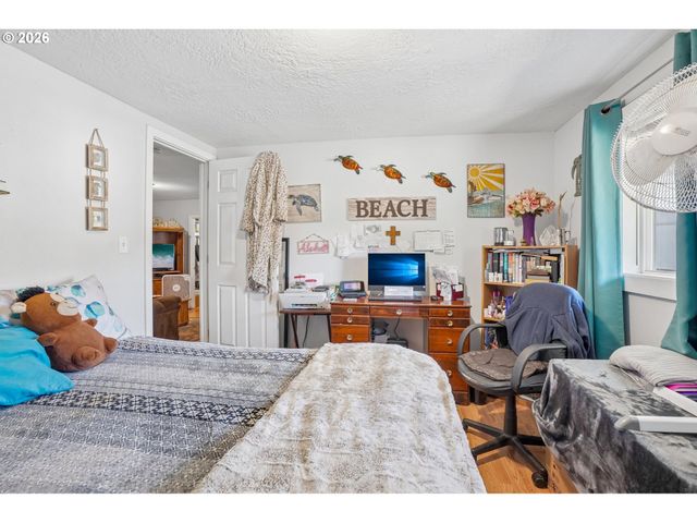 1378 6TH St, Salem, OR 97304