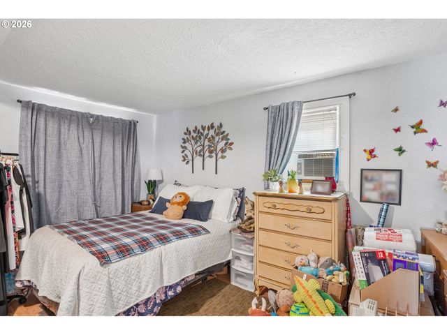 1378 6TH St, Salem, OR 97304
