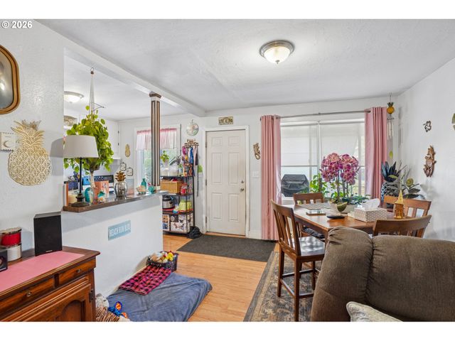 1378 6TH St, Salem, OR 97304