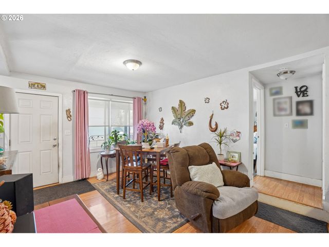 1378 6TH St, Salem, OR 97304