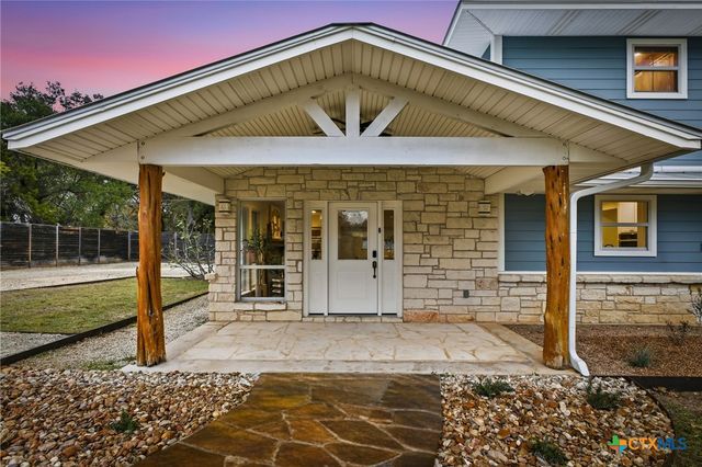 304 Hub Drive, Wimberley, TX 78676