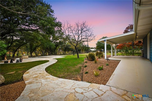 304 Hub Drive, Wimberley, TX 78676