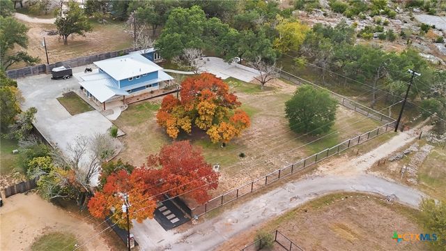 304 Hub Drive, Wimberley, TX 78676