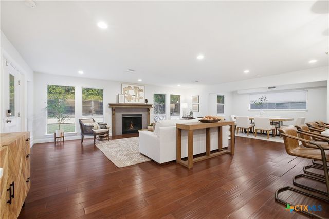 304 Hub Drive, Wimberley, TX 78676