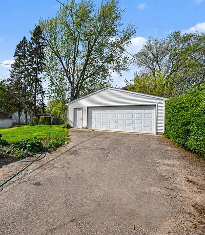 2111 Fremont Avenue E, Saint Paul, MN 55119