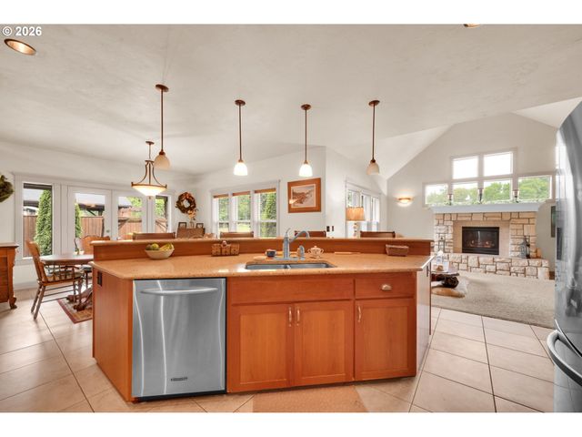 454 SALTY Way, Eugene, OR 97404