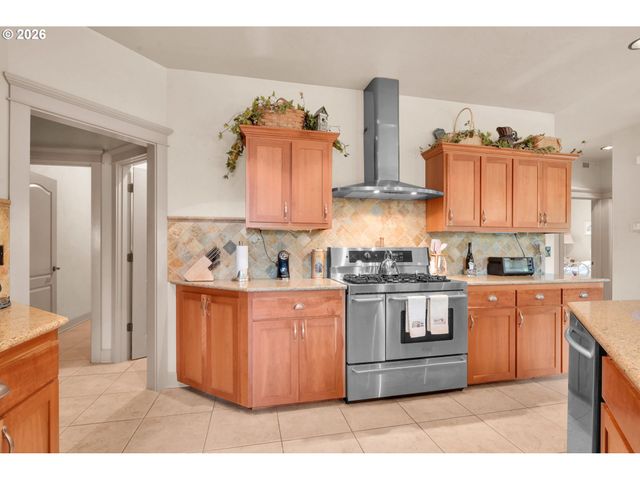 454 SALTY Way, Eugene, OR 97404