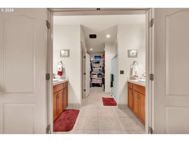454 SALTY Way, Eugene, OR 97404
