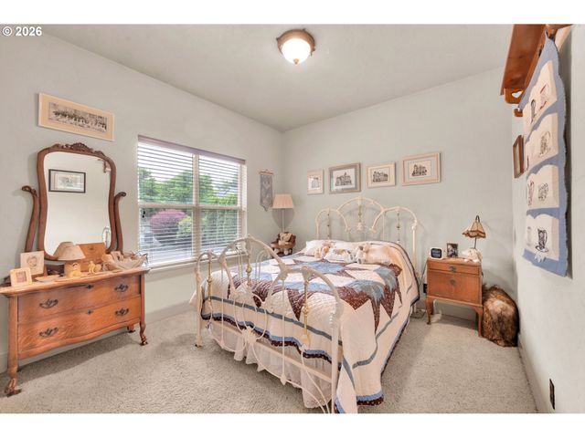 454 SALTY Way, Eugene, OR 97404