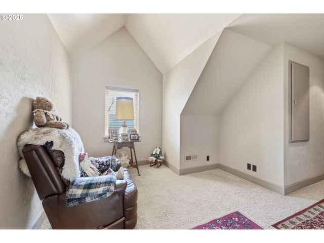 454 SALTY Way, Eugene, OR 97404