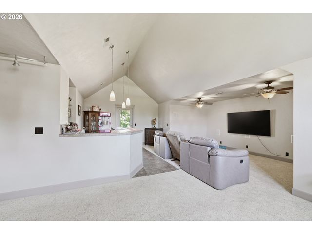 454 SALTY Way, Eugene, OR 97404