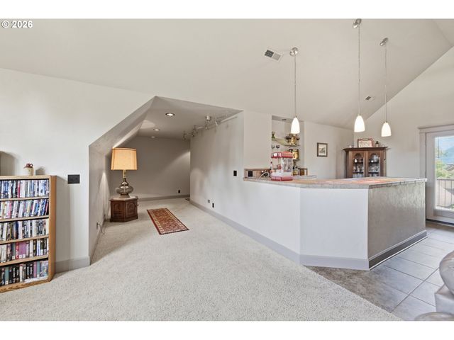 454 SALTY Way, Eugene, OR 97404