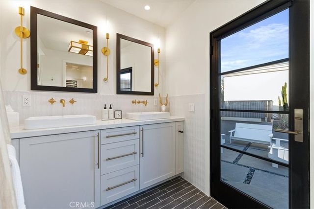 2107 Sherwood Drive, Cambria, CA 93428