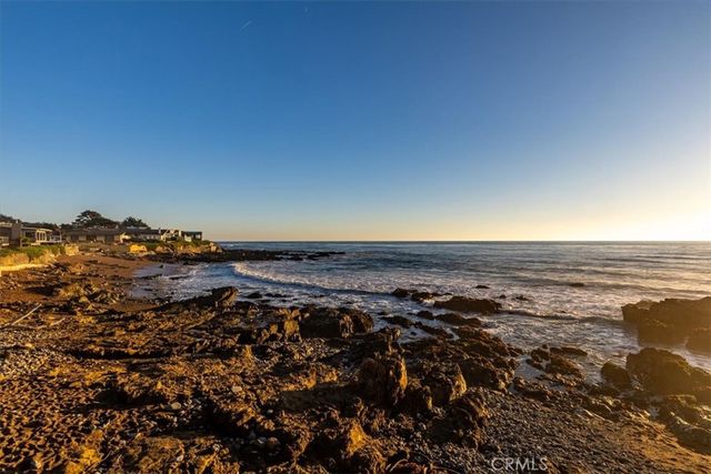 2107 Sherwood Drive, Cambria, CA 93428