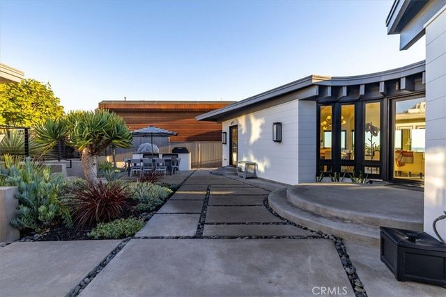 2107 Sherwood Drive, Cambria, CA 93428
