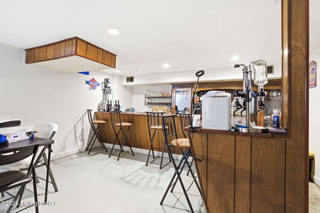 4343 Charlotte Ann Dr, Louisville, KY 40216