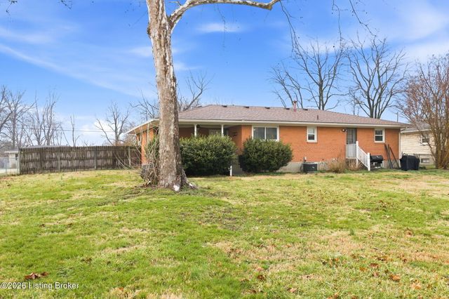 4343 Charlotte Ann Dr, Louisville, KY 40216