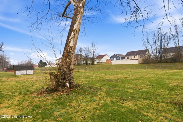 4343 Charlotte Ann Dr, Louisville, KY 40216