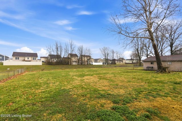 4343 Charlotte Ann Dr, Louisville, KY 40216