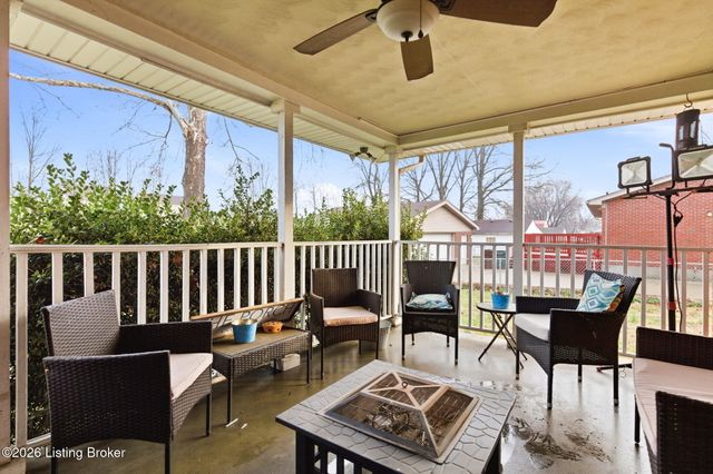 4343 Charlotte Ann Dr, Louisville, KY 40216