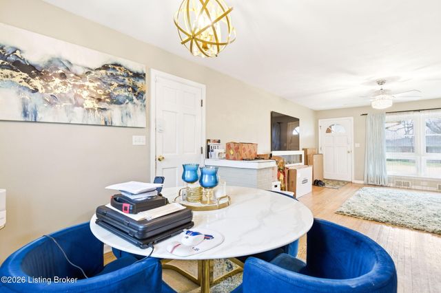 4343 Charlotte Ann Dr, Louisville, KY 40216