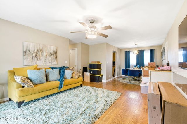 4343 Charlotte Ann Dr, Louisville, KY 40216