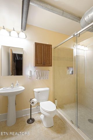 1060 Worlds Fair Park Drive 16, Knoxville, TN 37916