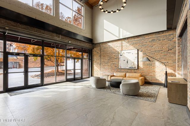 1060 Worlds Fair Park Drive 16, Knoxville, TN 37916