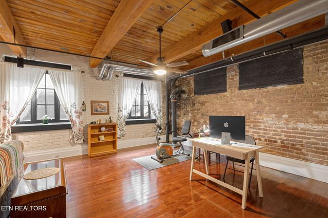 1060 Worlds Fair Park Drive 16, Knoxville, TN 37916