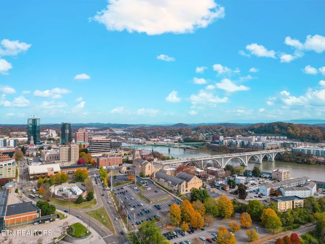 1060 Worlds Fair Park Drive 16, Knoxville, TN 37916