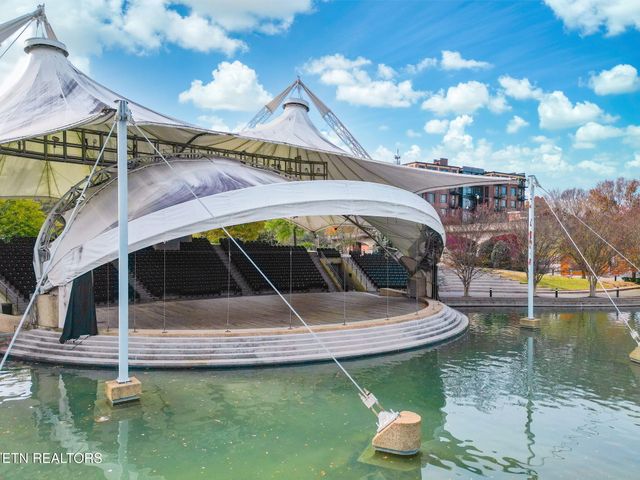 1060 Worlds Fair Park Drive 16, Knoxville, TN 37916