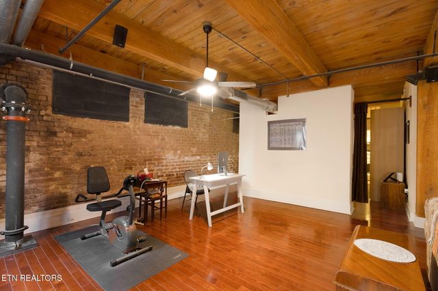 1060 Worlds Fair Park Drive 16, Knoxville, TN 37916