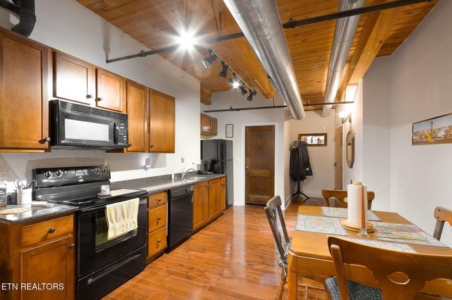 1060 Worlds Fair Park Drive 16, Knoxville, TN 37916