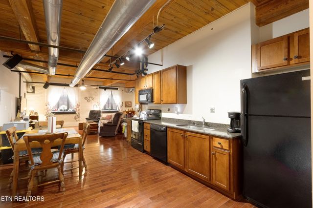 1060 Worlds Fair Park Drive 16, Knoxville, TN 37916