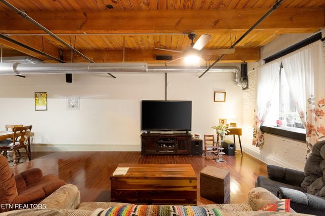 1060 Worlds Fair Park Drive 16, Knoxville, TN 37916