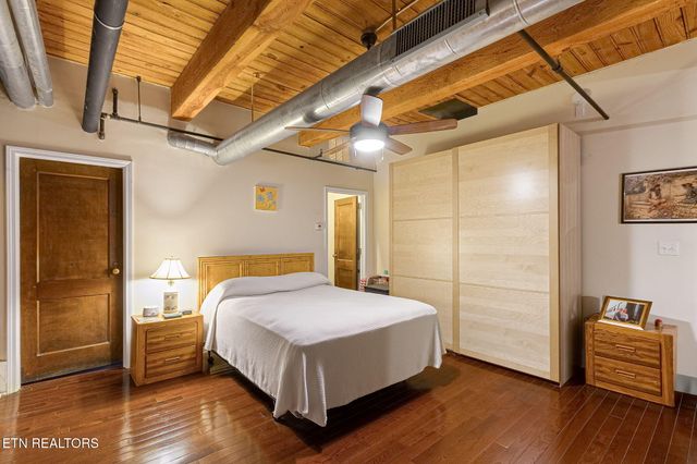 1060 Worlds Fair Park Drive 16, Knoxville, TN 37916