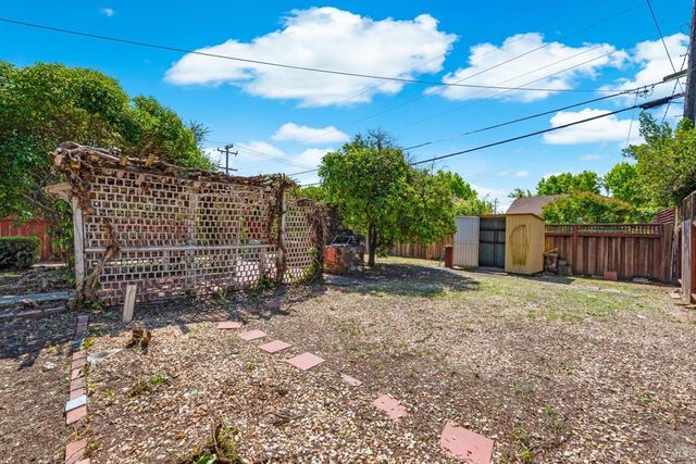 1939 Indiana St, Vallejo, CA 94590