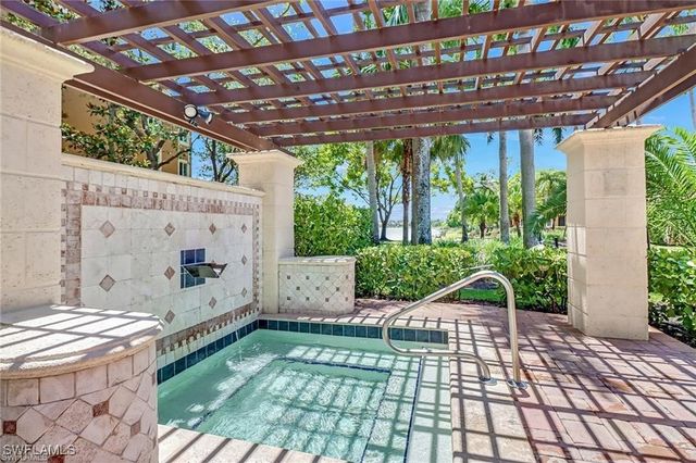 1200 Reserve WAY 201, Naples, FL 34105